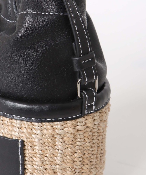 POMTATA(ポンタタ)の「VIN MINI SHOULDER BAG【POMTATA/ポンタタ】(ショルダーバッグ・レディース・ベージュ/ブラック・フリー)」の9枚目の写真
