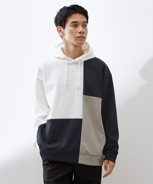 THE SHOP TK （ザ ショップ ティーケー ）の「【一枚で着映える】ポンチブロッキングパーカ 洗濯機OK（パーカー・メンズ・ホワイト系3/ブルー/オフホワイト・04/03/02）」の2枚目の写真