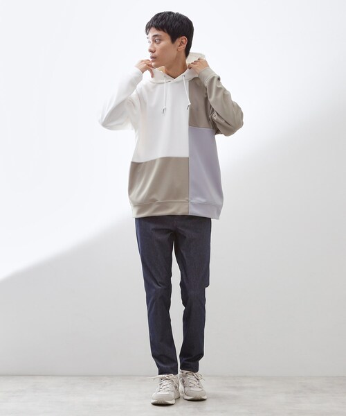 THE SHOP TK （ザ ショップ ティーケー ）の「【一枚で着映える】ポンチブロッキングパーカ 洗濯機OK（パーカー・メンズ・ホワイト系3/ブルー/オフホワイト・04/03/02）」の20枚目の写真