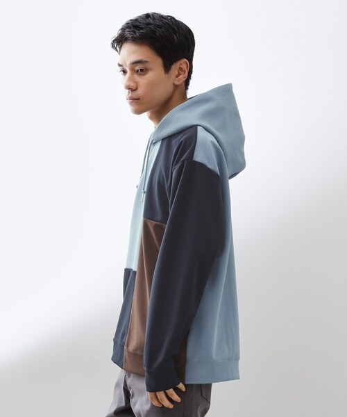 THE SHOP TK （ザ ショップ ティーケー ）の「【一枚で着映える】ポンチブロッキングパーカ 洗濯機OK（パーカー・メンズ・ホワイト系3/ブルー/オフホワイト・04/03/02）」の22枚目の写真