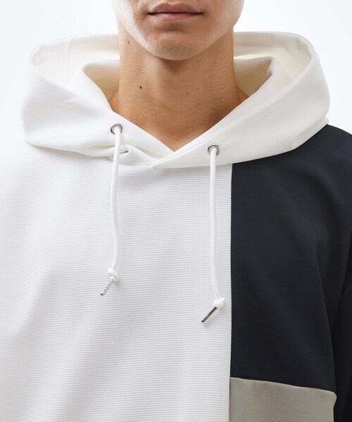 THE SHOP TK （ザ ショップ ティーケー ）の「【一枚で着映える】ポンチブロッキングパーカ 洗濯機OK（パーカー・メンズ・ホワイト系3/ブルー/オフホワイト・04/03/02）」の10枚目の写真