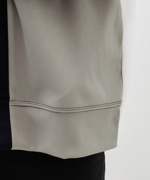 THE SHOP TK （ザ ショップ ティーケー ）の「【一枚で着映える】ポンチブロッキングパーカ 洗濯機OK（パーカー・メンズ・ホワイト系3/ブルー/オフホワイト・04/03/02）」の5枚目の写真