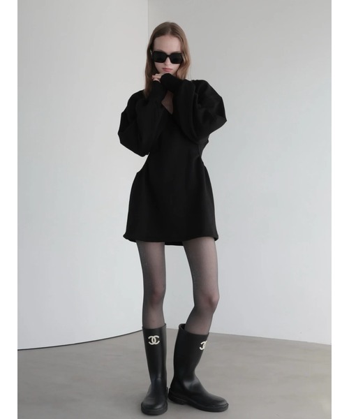 AMOMMA(アモマ)の「V NECK SWEAT MINI DRESS(Tシャツ/カットソー・レディース・グレー/ブラック・FREE)」の2枚目の写真