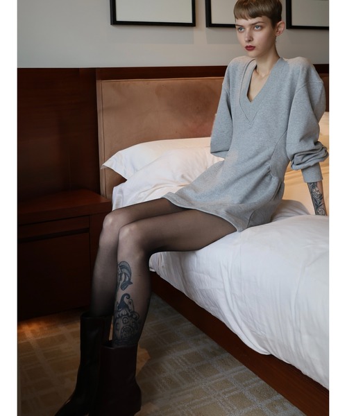AMOMMA(アモマ)の「V NECK SWEAT MINI DRESS(Tシャツ/カットソー・レディース・グレー/ブラック・FREE)」の8枚目の写真