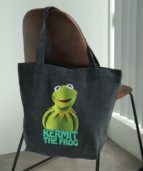 Disney（ディズニー）の「ヴィンテージライク アソートデザイン ピグメント加工 トートバッグ (ディズニー・サンリオ・ワーナー)（トートバッグ・メンズ・ブラック系その他/ブラック系その他2/ブラック系その他3/ブラック系その他4/ブラック系その他5/ブラック系/ブラック系1/ブラック系8/ブラック系9/ブラック系4/ブラック系2/ブラック系7/ブラック系6/ブラック系5/ブラック系3・FREE）」の13枚目の写真