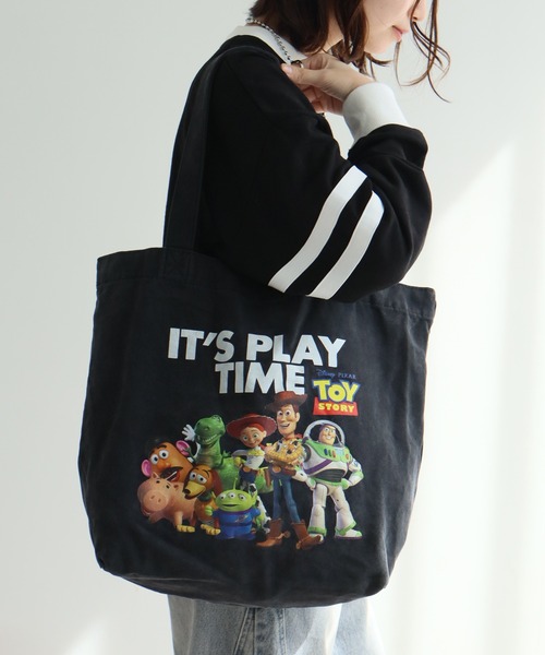 Disney（ディズニー）の「ヴィンテージライク アソートデザイン ピグメント加工 トートバッグ (ディズニー・サンリオ・ワーナー)（トートバッグ・メンズ・ブラック系その他/ブラック系その他2/ブラック系その他3/ブラック系その他4/ブラック系その他5/ブラック系/ブラック系1/ブラック系8/ブラック系9/ブラック系4/ブラック系2/ブラック系7/ブラック系6/ブラック系5/ブラック系3・FREE）」の14枚目の写真