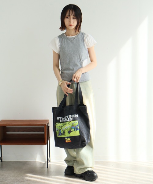 Disney（ディズニー）の「ヴィンテージライク アソートデザイン ピグメント加工 トートバッグ (ディズニー・サンリオ・ワーナー)（トートバッグ・メンズ・ブラック系その他/ブラック系その他2/ブラック系その他3/ブラック系その他4/ブラック系その他5/ブラック系/ブラック系1/ブラック系8/ブラック系9/ブラック系4/ブラック系2/ブラック系7/ブラック系6/ブラック系5/ブラック系3・FREE）」の22枚目の写真