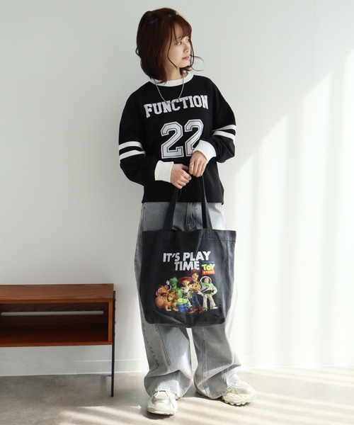 Disney（ディズニー）の「ヴィンテージライク アソートデザイン ピグメント加工 トートバッグ (ディズニー・サンリオ・ワーナー)（トートバッグ・メンズ・ブラック系その他/ブラック系その他2/ブラック系その他3/ブラック系その他4/ブラック系その他5/ブラック系/ブラック系1/ブラック系8/ブラック系9/ブラック系4/ブラック系2/ブラック系7/ブラック系6/ブラック系5/ブラック系3・FREE）」の19枚目の写真