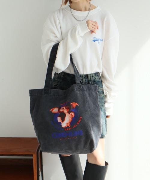 Disney（ディズニー）の「ヴィンテージライク アソートデザイン ピグメント加工 トートバッグ (ディズニー・サンリオ・ワーナー)（トートバッグ・メンズ・ブラック系その他/ブラック系その他2/ブラック系その他3/ブラック系その他4/ブラック系その他5/ブラック系/ブラック系1/ブラック系8/ブラック系9/ブラック系4/ブラック系2/ブラック系7/ブラック系6/ブラック系5/ブラック系3・FREE）」の18枚目の写真