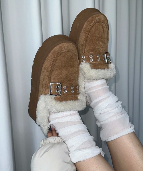 sedacle girl(セダクルガール)の「バックルムートンブーツ(ブーツ・レディース・ブラック/グレー/キャメル・SMALL/MEDIUM/LARGE)」の3枚目の写真