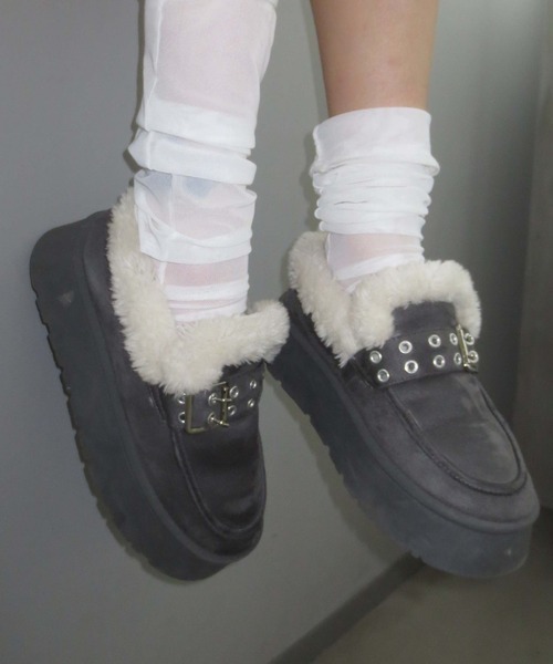 sedacle girl(セダクルガール)の「バックルムートンブーツ(ブーツ・レディース・ブラック/グレー/キャメル・SMALL/MEDIUM/LARGE)」の4枚目の写真