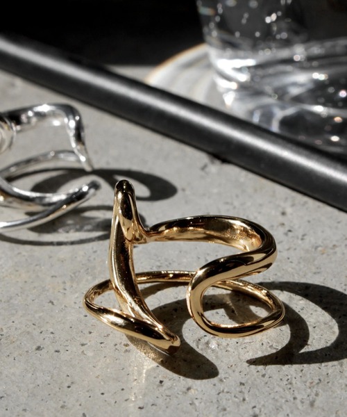 Soierie(ソワリー)の「ストリーム イヤーカフ リング / Stream earcuff ring(リング・レディース・シルバー/ゴールド・FREE)」の1枚目の写真