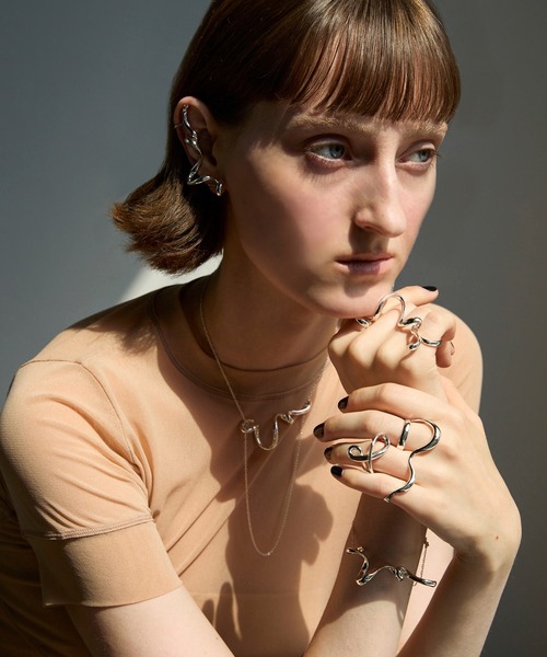 Soierie(ソワリー)の「ストリーム イヤーカフ リング / Stream earcuff ring(リング・レディース・シルバー/ゴールド・FREE)」の20枚目の写真