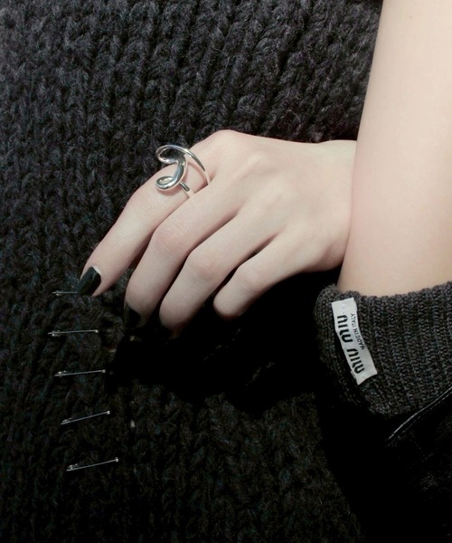 Soierie(ソワリー)の「ストリーム イヤーカフ リング / Stream earcuff ring(リング・レディース・シルバー/ゴールド・FREE)」の7枚目の写真
