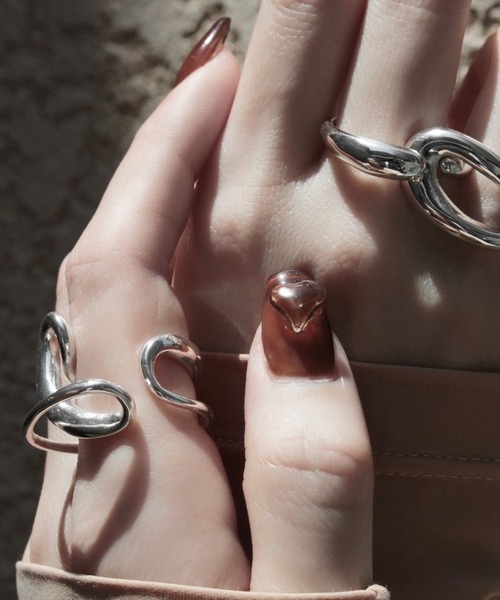 Soierie(ソワリー)の「ストリーム イヤーカフ リング / Stream earcuff ring(リング・レディース・シルバー/ゴールド・FREE)」の8枚目の写真