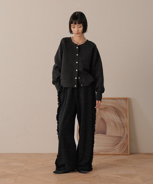 LOWRYS FARM（ローリーズファーム）の「サイドフリルカットパンツ　607239（スウェットパンツ・レディース・ネイビー/ブラウン/ブラック/グレー・SMALL/MEDIUM）」の5枚目の写真