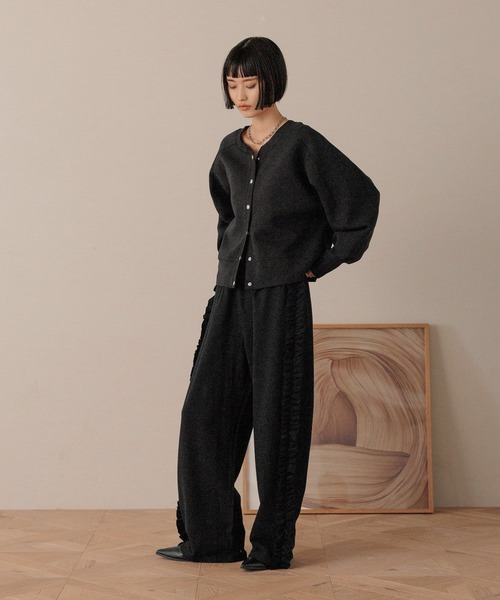 LOWRYS FARM（ローリーズファーム）の「サイドフリルカットパンツ　607239（スウェットパンツ・レディース・ネイビー/ブラウン/ブラック/グレー・SMALL/MEDIUM）」の7枚目の写真