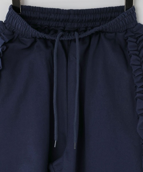 LOWRYS FARM（ローリーズファーム）の「サイドフリルカットパンツ　607239（スウェットパンツ・レディース・ネイビー/ブラウン/ブラック/グレー・SMALL/MEDIUM）」の13枚目の写真