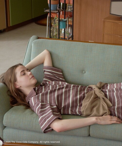 SALON adam et rope'（サロン アダム エ ロペ）の「Coca-Cola マルチボーダーワンピース（ワンピース・レディース・サックスブルー/ブラウン系その他2・FREE）」の16枚目の写真