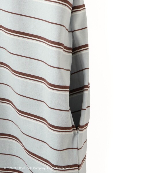 SALON adam et rope'（サロン アダム エ ロペ）の「Coca-Cola マルチボーダーワンピース（ワンピース・レディース・サックスブルー/ブラウン系その他2・FREE）」の3枚目の写真