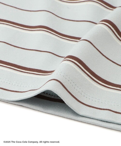 SALON adam et rope'（サロン アダム エ ロペ）の「Coca-Cola マルチボーダーワンピース（ワンピース・レディース・サックスブルー/ブラウン系その他2・FREE）」の4枚目の写真