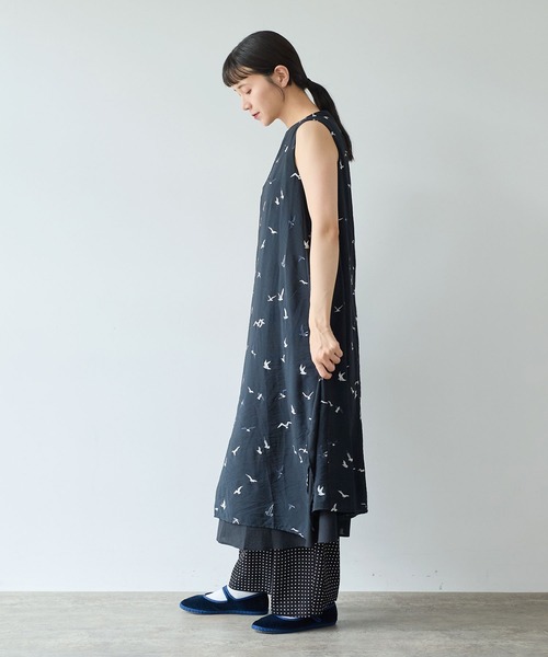 yuni(ユニ )の「bird刺繍 layered ワンピース(ワンピース・レディース・ブラック/グレー・FREE)」の6枚目の写真
