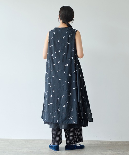 yuni(ユニ )の「bird刺繍 layered ワンピース(ワンピース・レディース・ブラック/グレー・FREE)」の7枚目の写真