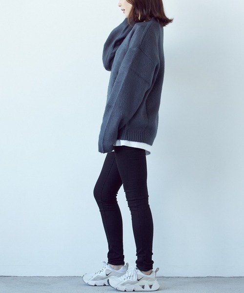 Bling Leads（ブリングリーズ）の「【RES】【Bling leads】クルーネックモヘアタッチオーバーサイズプルオーバー（ニット/セーター・レディース・チャコール/ブラック/ブラック×レッド/グレー系/グリーン系1/ライトグレー/グリーン/グリーン系/マスタード/ベージュ系/ブルー・M/L）」の17枚目の写真