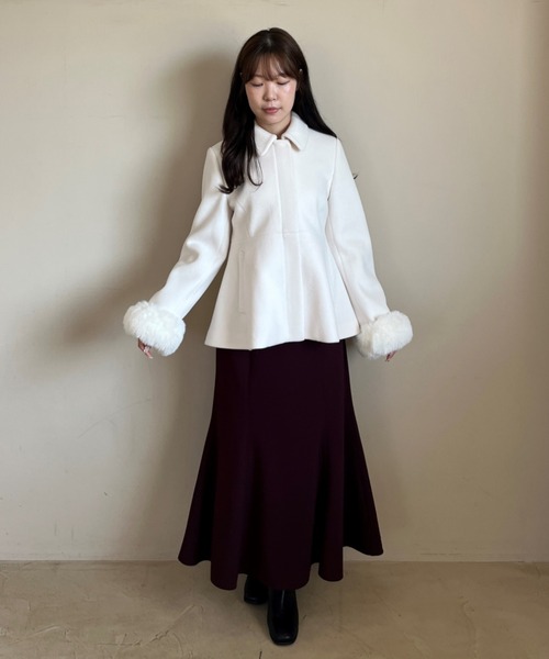 MISCH MASCH（ミッシュマッシュ）の「一部店舗限定  2way袖ファーペプラムコート（チェスターコート・レディース・ブルー/グレー/アイボリー・ﾌﾘ-）」の16枚目の写真