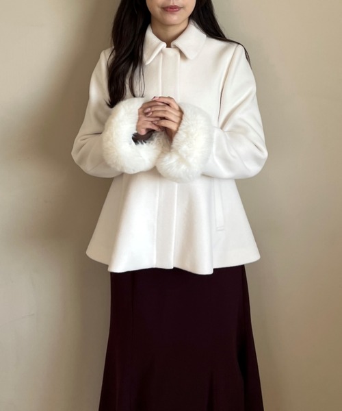 MISCH MASCH（ミッシュマッシュ）の「一部店舗限定  2way袖ファーペプラムコート（チェスターコート・レディース・ブルー/グレー/アイボリー・ﾌﾘ-）」の5枚目の写真