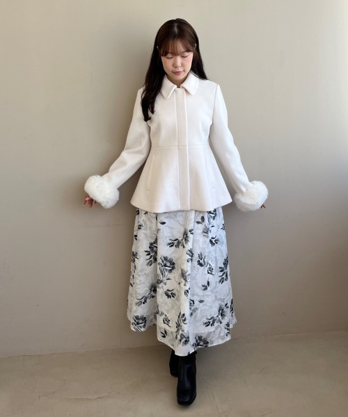 MISCH MASCH（ミッシュマッシュ）の「一部店舗限定  2way袖ファーペプラムコート（チェスターコート・レディース・ブルー/グレー/アイボリー・ﾌﾘ-）」の15枚目の写真