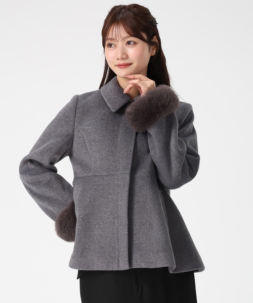 一部店舗限定 2025秋冬新作 2way袖ファーペプラムコート（チェスター