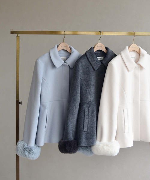 一部店舗限定 2025秋冬新作 2way袖ファーペプラムコート（チェスター