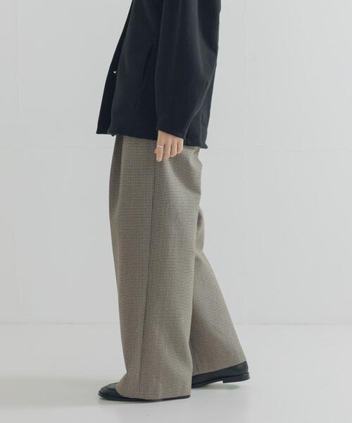 URBAN RESEARCH(アーバンリサーチ)の「ウールブレンドチェックワイドパンツ(その他パンツ・レディース・キャメル/グレー系その他・38/36/40)」の4枚目の写真