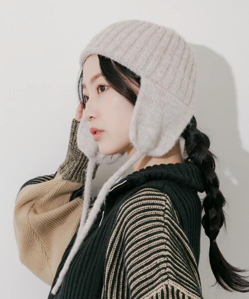 SMELLY（スメリー）の「イヤーフラップニットキャップ（ニットキャップ/ビーニー・レディース・グレー/ブラック/ベージュ・-）」の3枚目の写真