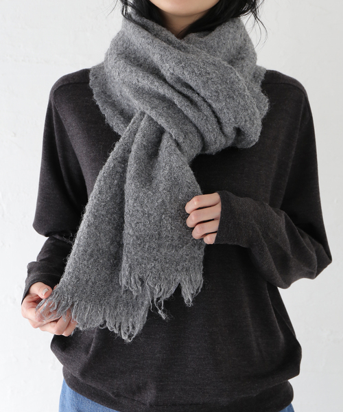 La TOTALITE(ラトータリテ)の「【洗える】La Totalite ブークレーメランジマフラー(マフラー・レディース・チャコールグレー/アイボリー/ブルー系その他・FREE)」の1枚目の写真