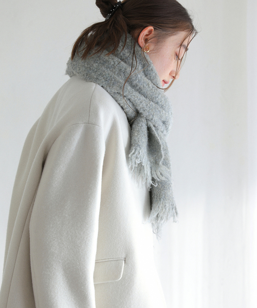La TOTALITE(ラトータリテ)の「【洗える】La Totalite ブークレーメランジマフラー(マフラー・レディース・チャコールグレー/アイボリー/ブルー系その他・FREE)」の10枚目の写真