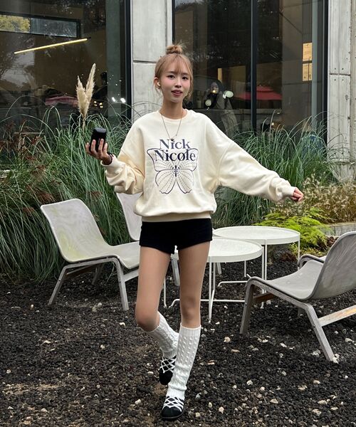 NICK&NICOLE（ニックアンドニコール）の「BUTTERFLY SIGNATURE SWEATSHIRT_CREAM NAVY（スウェット・レディース・その他・FREE）」の9枚目の写真