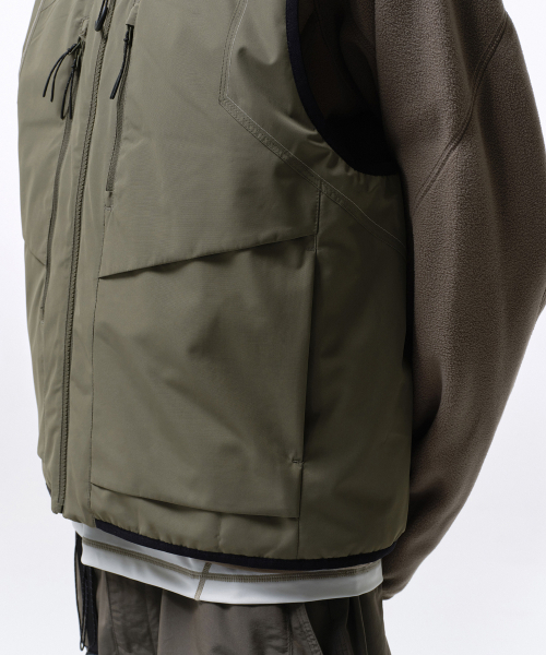 MUSINSA STANDARD（ムシンサスタンダード）の「[シティレジャー] スティッチVネックパディッドベスト [ライトカーキ]（ダウンベスト・メンズ・その他・SMALL/MEDIUM/LARGE/X-LARGE/XX-LARGE）」の7枚目の写真