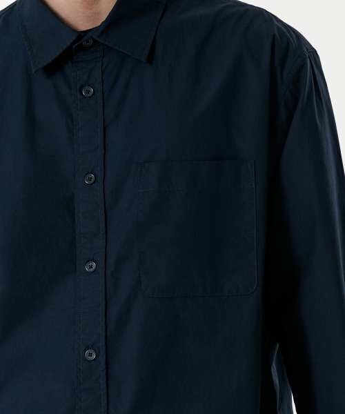 MUSINSA STANDARD（ムシンサスタンダード）の「リラックスドウォッシュドポプリンシャツ [ネイビー]（シャツ/ブラウス・メンズ・その他・SMALL/MEDIUM/LARGE/X-LARGE/XX-LARGE）」の2枚目の写真