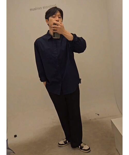 MUSINSA STANDARD（ムシンサスタンダード）の「リラックスドウォッシュドポプリンシャツ [ネイビー]（シャツ/ブラウス・メンズ・その他・SMALL/MEDIUM/LARGE/X-LARGE/XX-LARGE）」の6枚目の写真