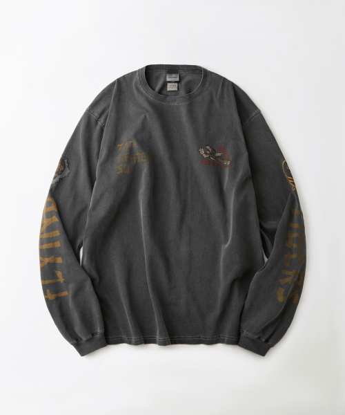 OUTSTANDING(アウトスタンディング)の「MIL SERIES LONG SLEEVE(74TH FIGHTER SQ)_PIGMENT CHARCOAL(Tシャツ/カットソー・レディース・その他・MEDIUM/LARGE/SMALL)」の1枚目の写真