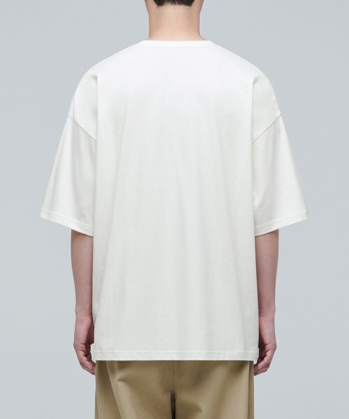 MUSINSA STANDARD（ムシンサスタンダード）の「エクストラオーバーサイズクルーネックTシャツ[クリーム]（Tシャツ/カットソー・メンズ・その他・MEDIUM/LARGE/X-LARGE/XX-LARGE/XXX-LARGE/SMALL）」の3枚目の写真