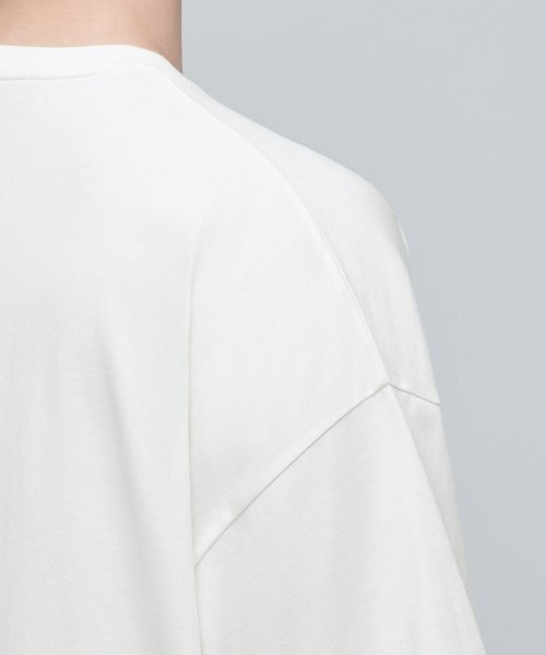 MUSINSA STANDARD（ムシンサスタンダード）の「エクストラオーバーサイズクルーネックTシャツ[クリーム]（Tシャツ/カットソー・メンズ・その他・MEDIUM/LARGE/X-LARGE/XX-LARGE/XXX-LARGE/SMALL）」の6枚目の写真