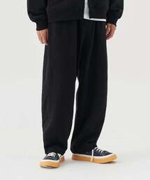 TOFFEE（トフィー）の「PLEATED BALLOON FIT WIDE SWEATPANTS (BLACK)（スウェットパンツ）」
