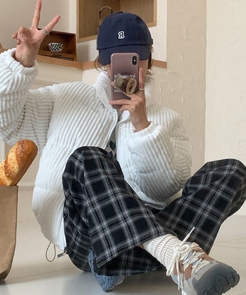 emi+（エミプラス）の「コーヂュロイショート丈中綿ブルゾン（ダウンジャケット/コート・レディース・ホワイト/モカ/ブルーグリーン・FREE）」の7枚目の写真