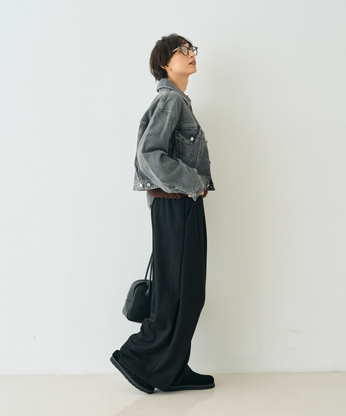 Rouge vif（ルージュヴィフ）の「【AGOLDE/エーゴールドイー】PALMER JACKET IN SPIRI ショート丈デニムジャケット（デニムジャケット・レディース・ブラック・フリー）」の4枚目の写真