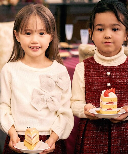 BeBe（ベベ）の「BIGリボンモチーフニットプルオーバー（ニット/セーター・キッズ・オフホワイト/ブラック・110cm/130cm/140cm/120cm/150cm/100cm）」の5枚目の写真