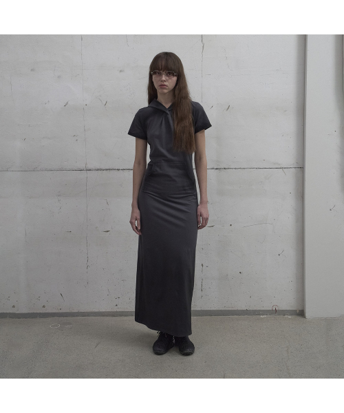 LCDC TM(エルシーディーシーティーエム)の「HOODED TWISTED DRESS (DARK GREY)(ワンピース・レディース・ダークグレー・SMALL)」の2枚目の写真