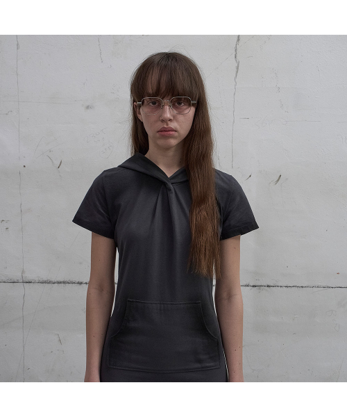LCDC TM(エルシーディーシーティーエム)の「HOODED TWISTED DRESS (DARK GREY)(ワンピース・レディース・ダークグレー・SMALL)」の4枚目の写真